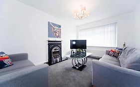 Belmont Budget Apartment